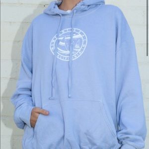 Oversize light blue Newport Beach cali sweatshirt!